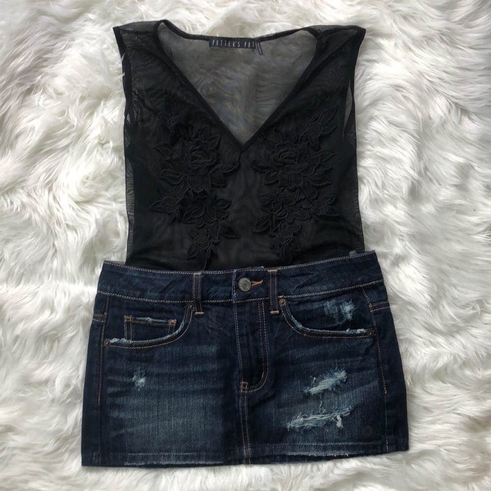 Short jean skirt